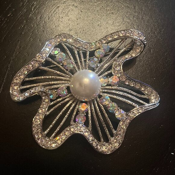 Vintage Large Silvertone Flower Brooch with Aurora Borealis Stones Center Pearl - Picture 1 of 5